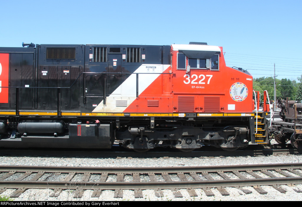 CN ET44AC #3227